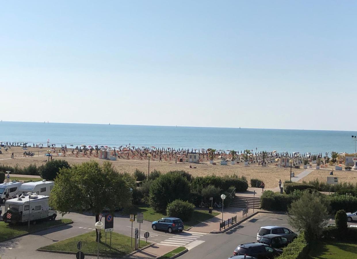 Corso - Appartamenti Bibione Esterno foto